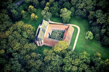 museumkloosterterapel-luchtfoto.jpg
